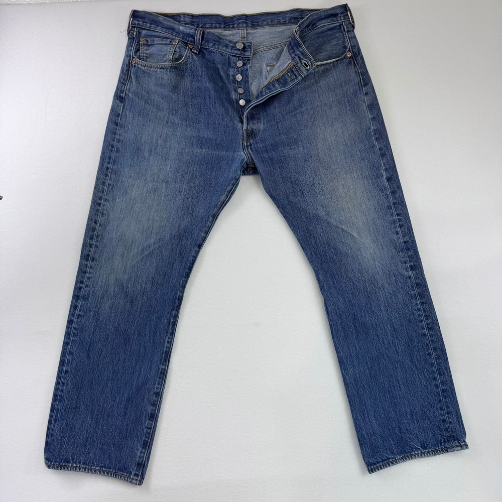 Levis 501 Original Fit Mens Blue Denim Straight Leg Button Fly Jeans W40 L30 - Picture 2 of 12